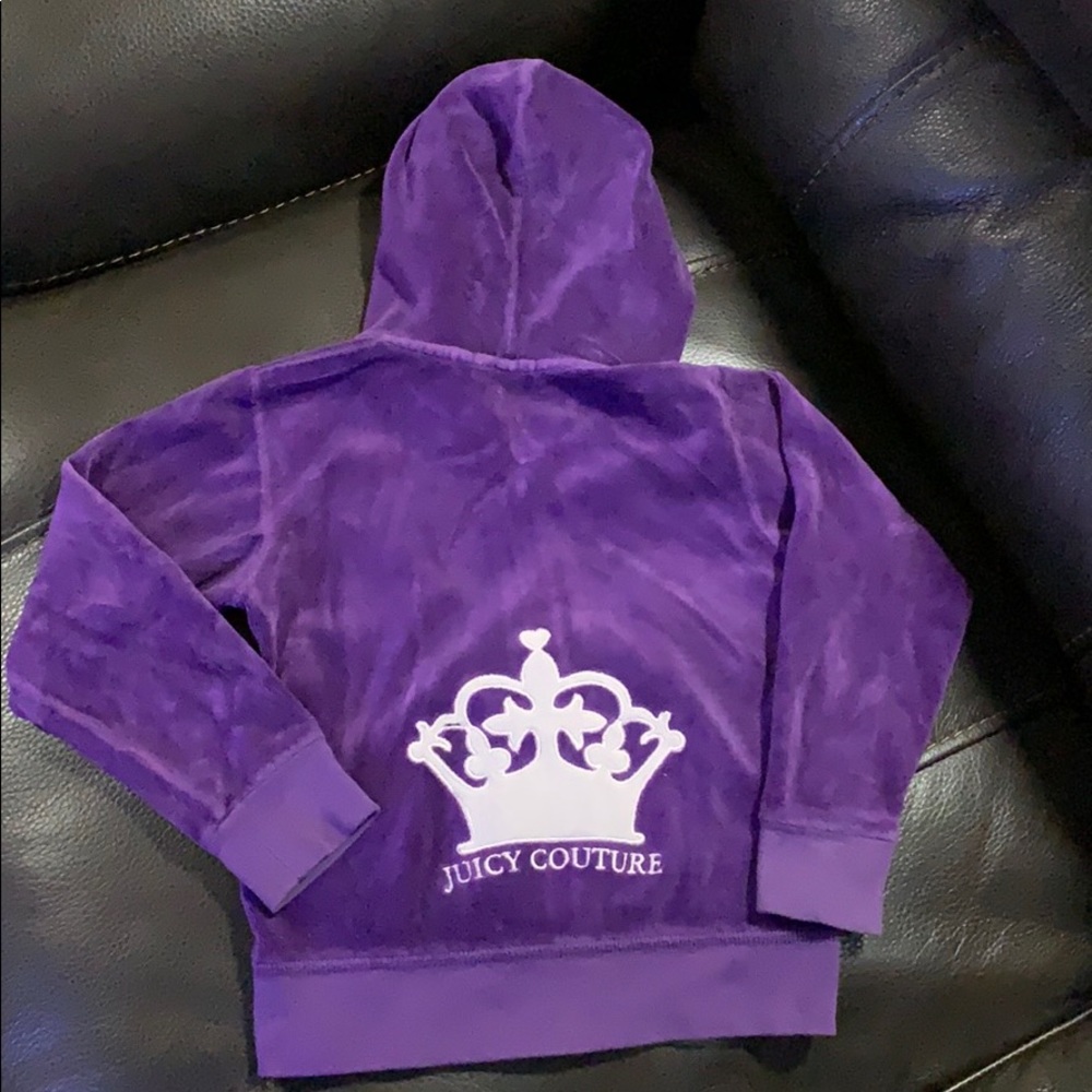 Juicy Couture Girls size 4 zip up hoodie sweater.